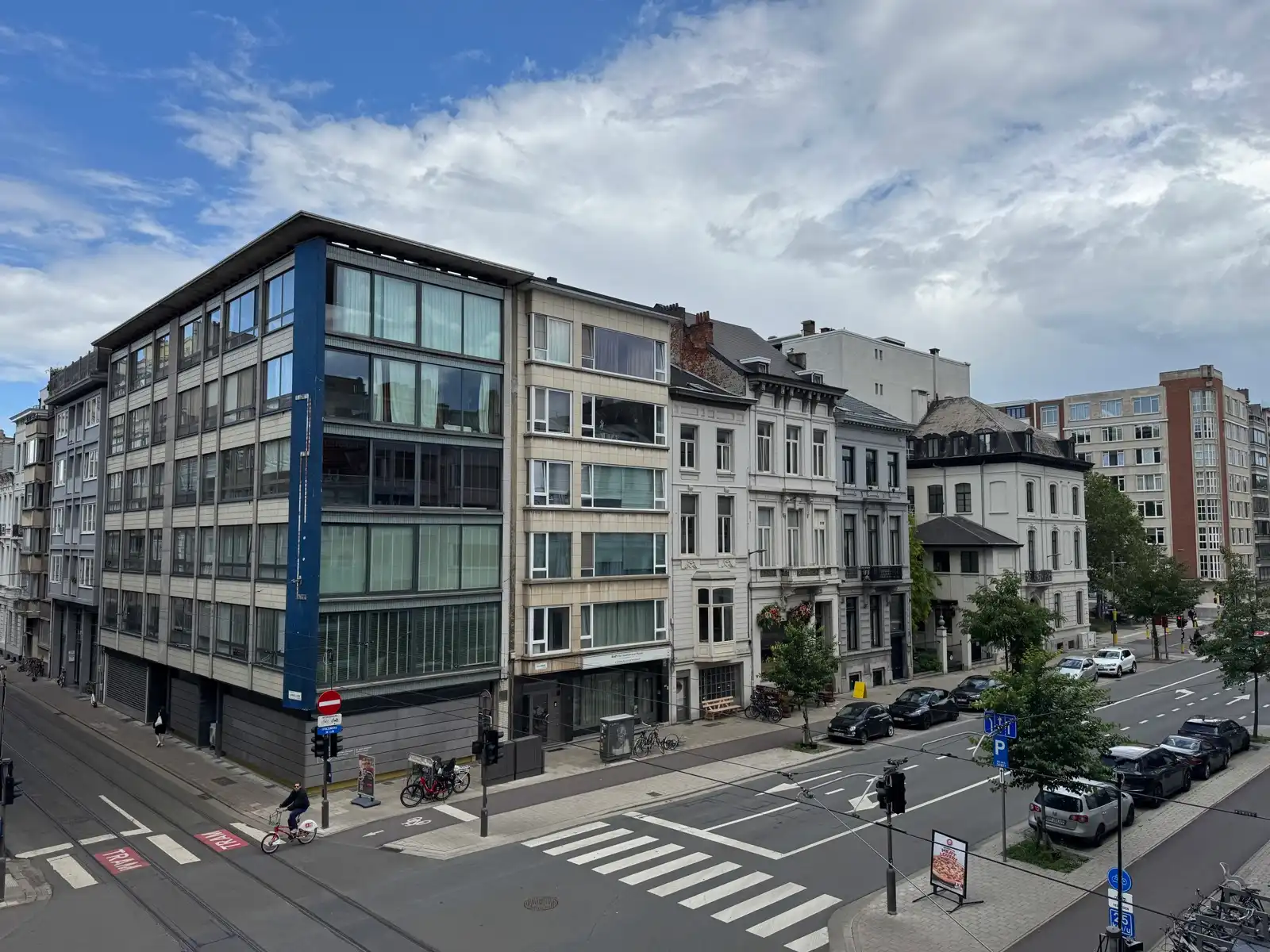 Ruime lichtrijke studentenkamer 42m² foto 4