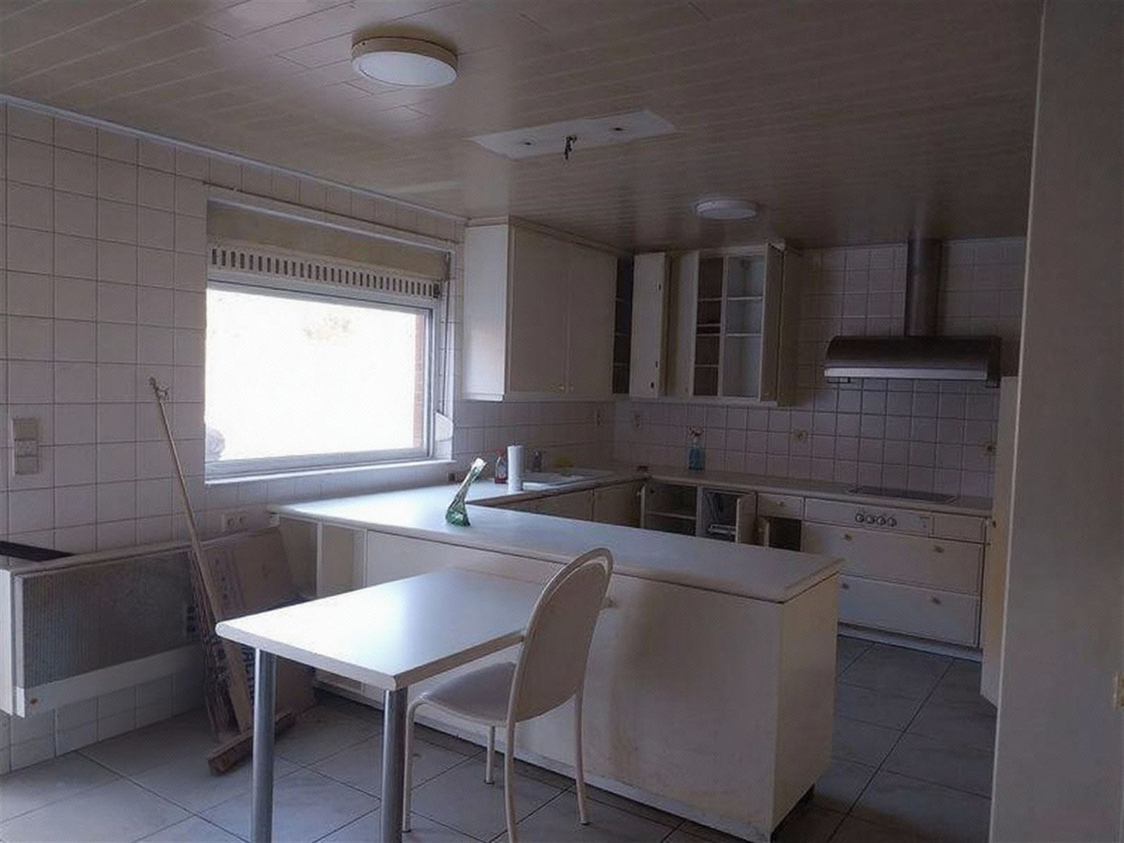 TE HUUR: Gunstig gelegen handelspand in Zolder! foto 6