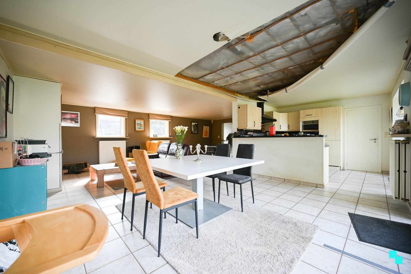 Alleenstaande, te renoveren villa in residentiële buurt foto 6