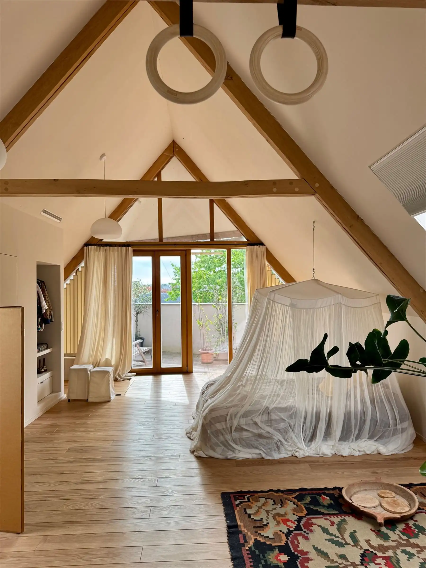 Karaktervol gerenoveerd burgerhuis met atelier foto 6