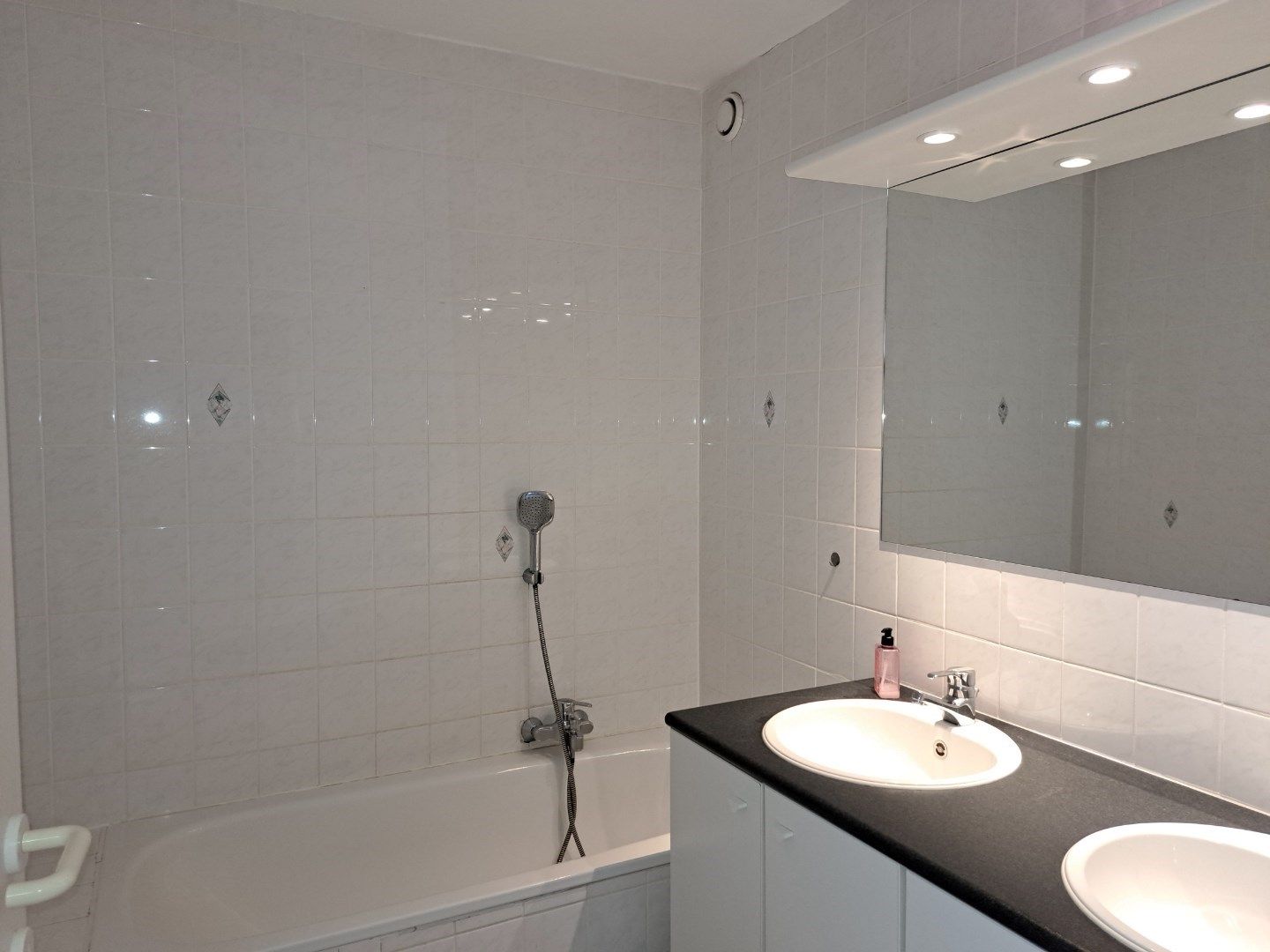 Modern 2 SLAAPKAMER appartement met ideale ligging vlakbij  ZEE  en CENTRUM  foto 9