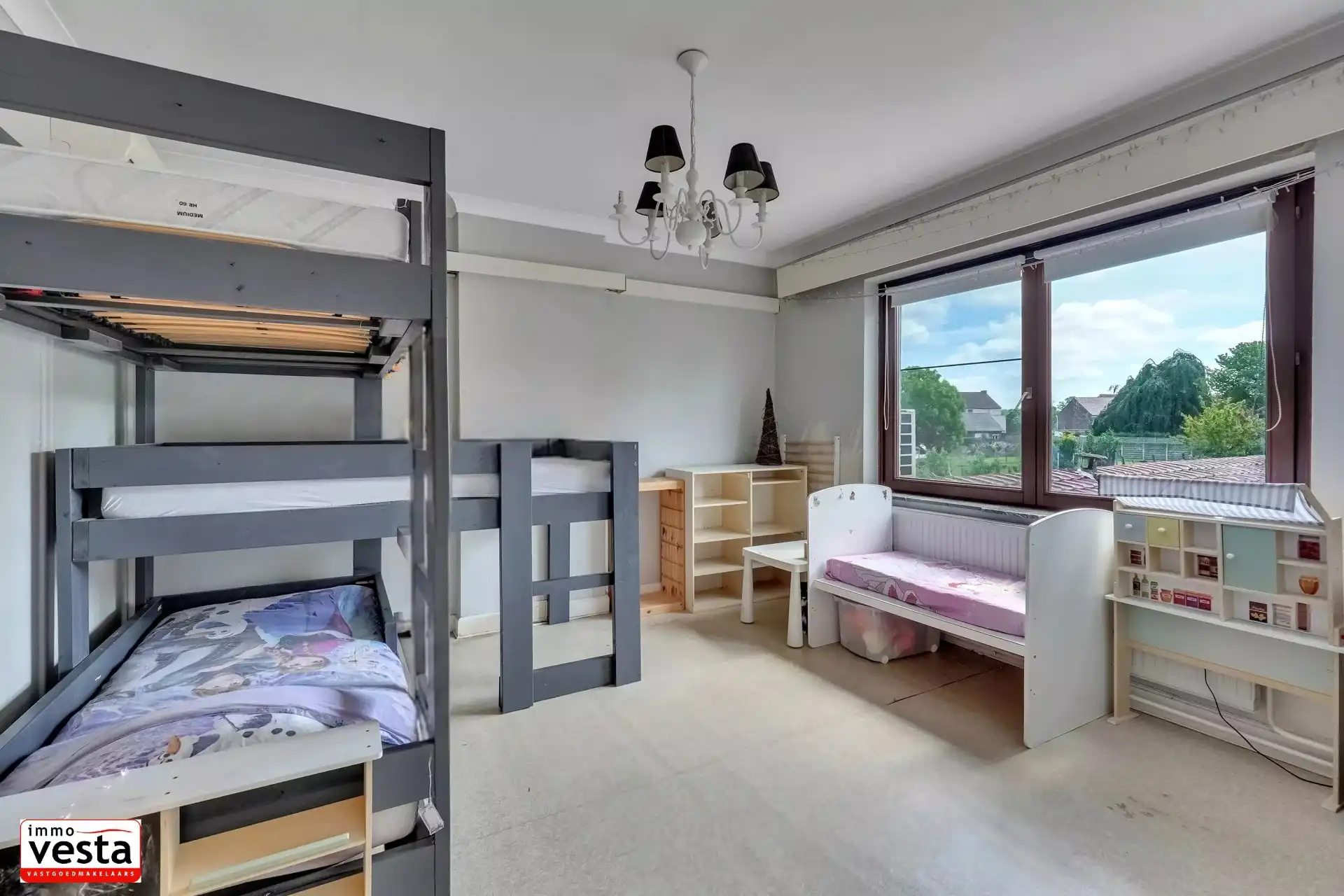 Ruime, rustige gelegen woning op goede locatie foto 15