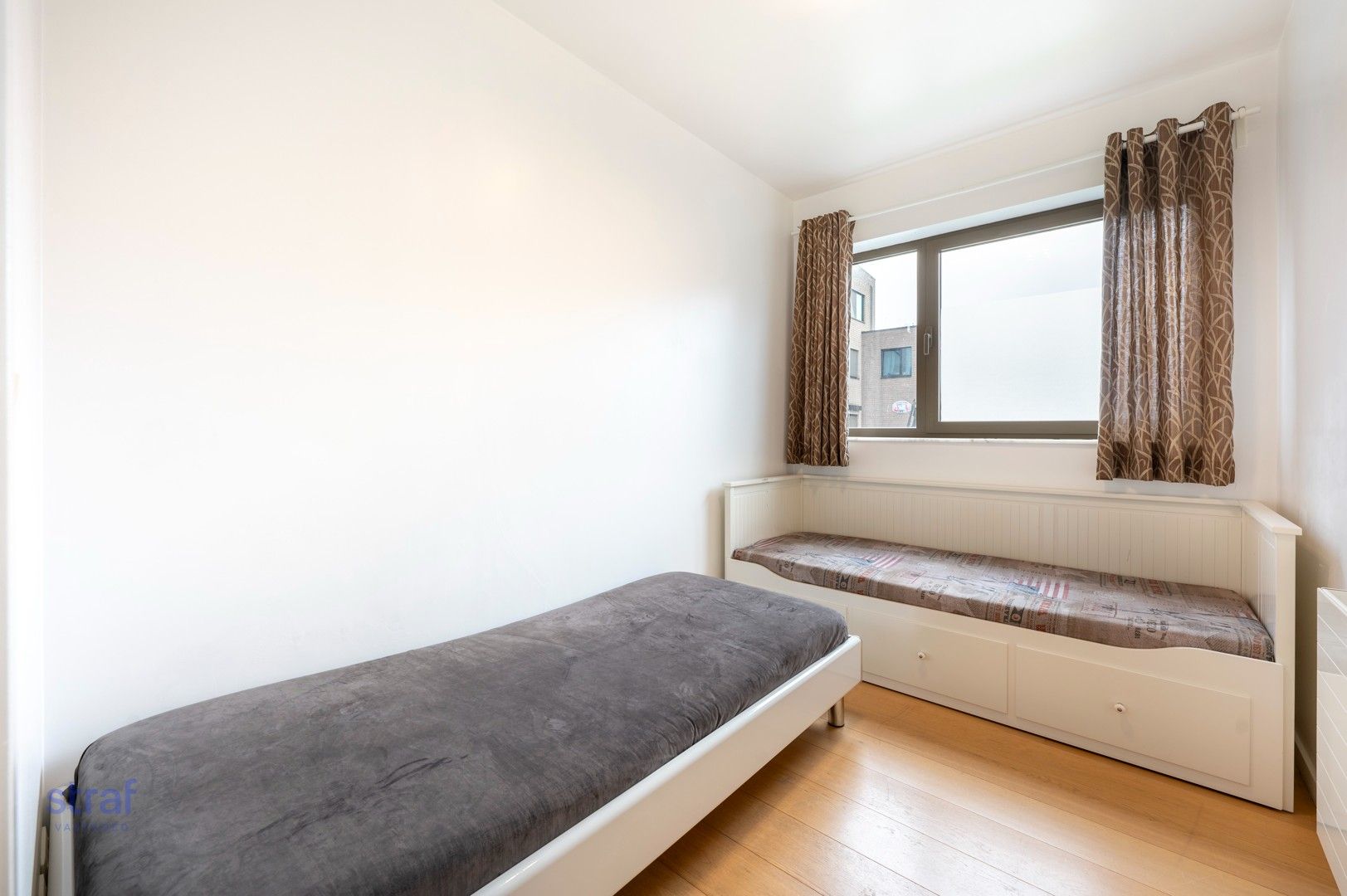 TE HUUR: Huis met 5 slaapkamers en 2 badkamers foto 10