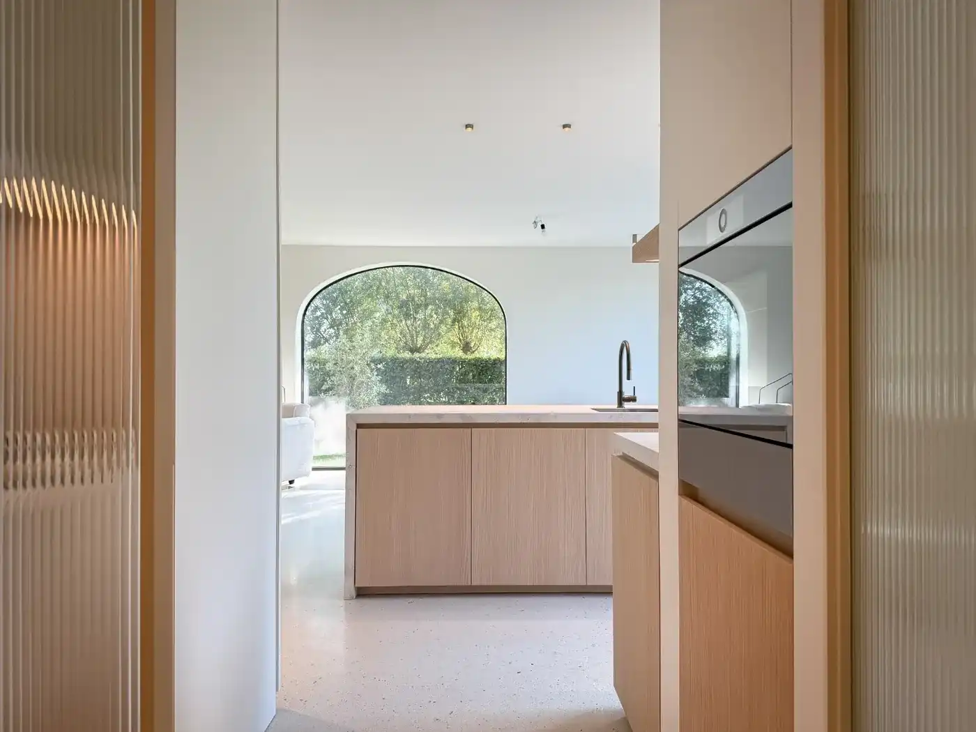 Nieuwbouw onder registratierechten! Villa met zonovergoten leefruimtes en een tijdloos design foto 5