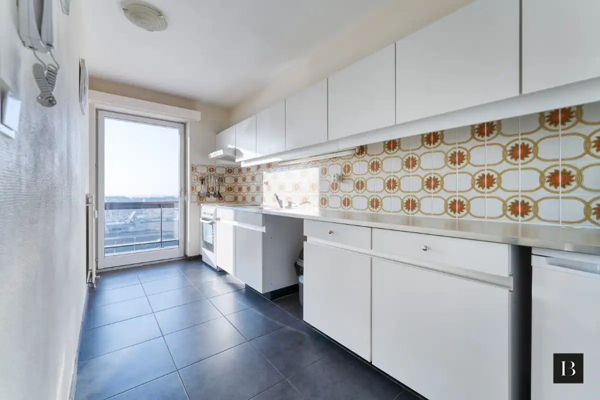 Instapklaar en ruim hoekappartement met 2 slaapkamers aan de haven foto 9