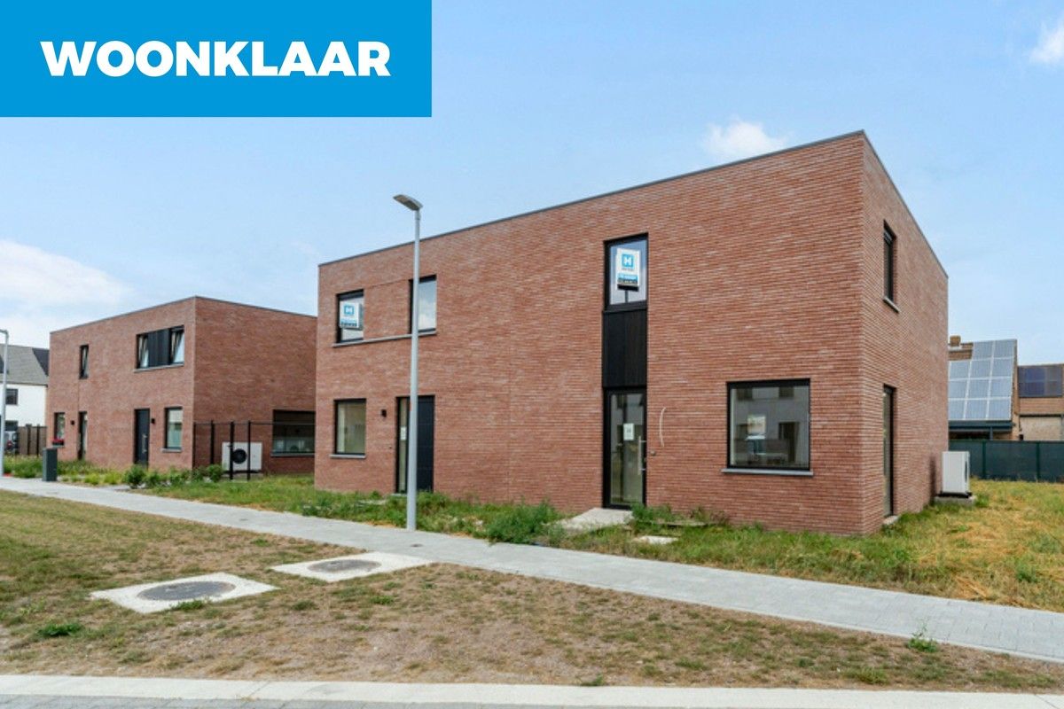 Laatste moderne halfopen nieuwbouwwoningen te Sijsele foto {{pictureIndex}}