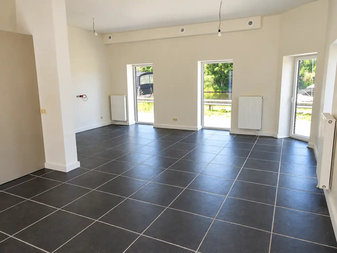 Zeer rustig gelegen ruime woning te huur foto 3
