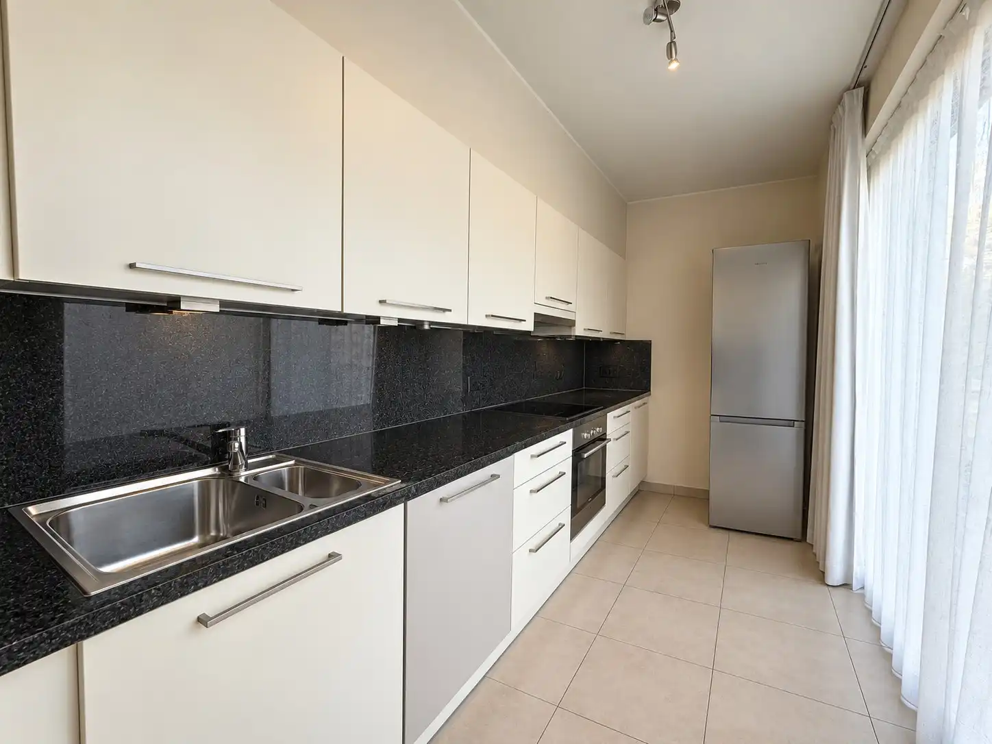 Prachtig afgewerkt gelijkvloersappartement foto 4