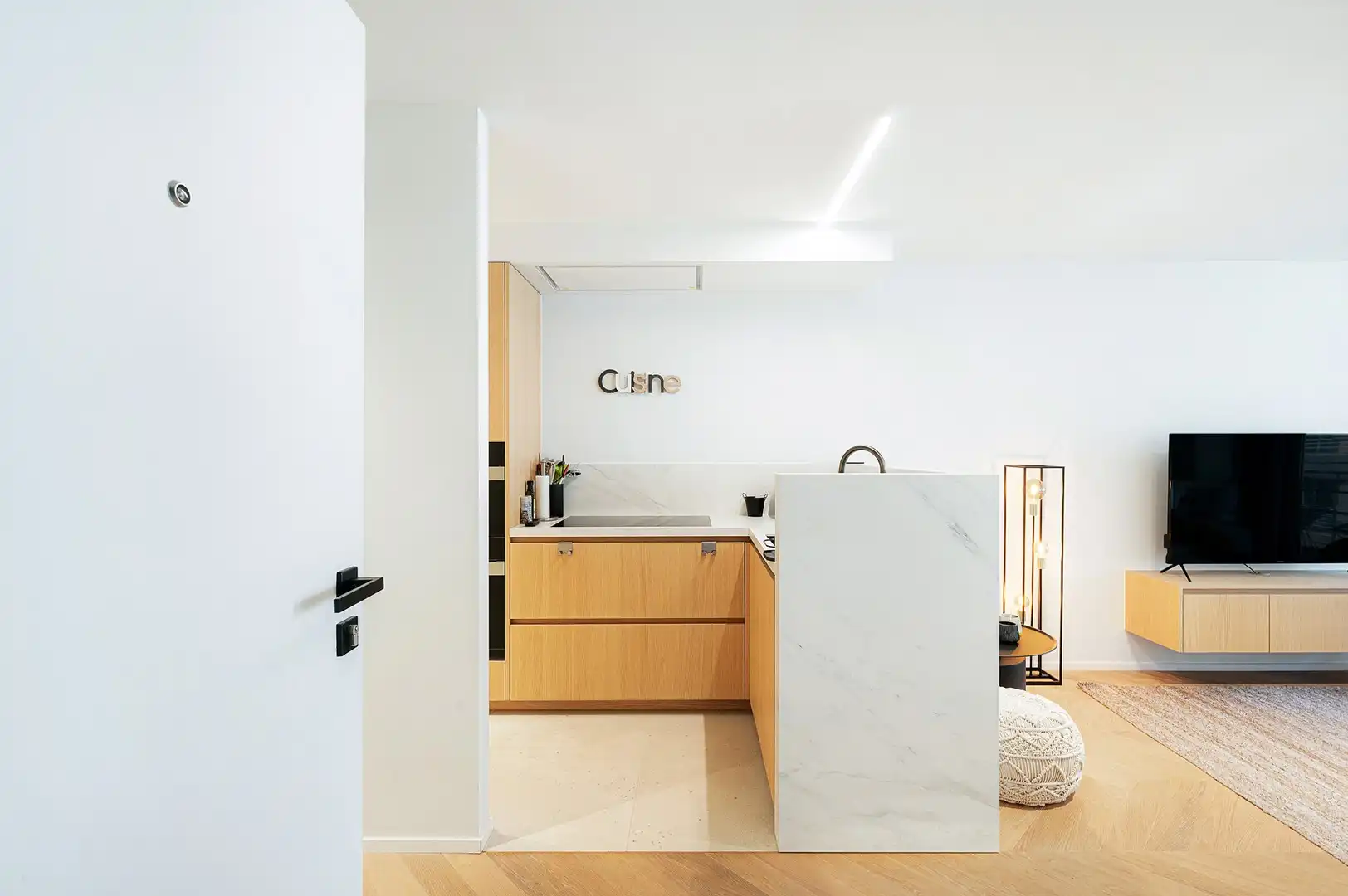 Instapklaar appartement gelegen op een centrale ligging te Knokke, vlakbij de winkels en de zee foto 9