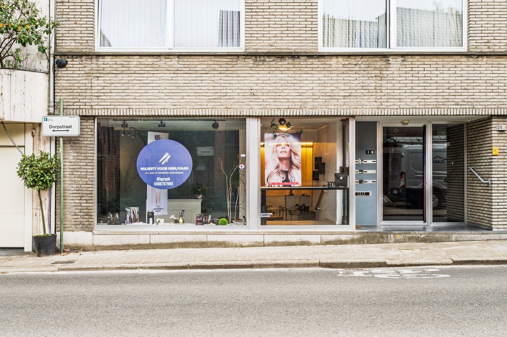 Commerciële ruimte met zichtlocatie – 103 m² in centrum Burcht! foto {{pictureIndex}}