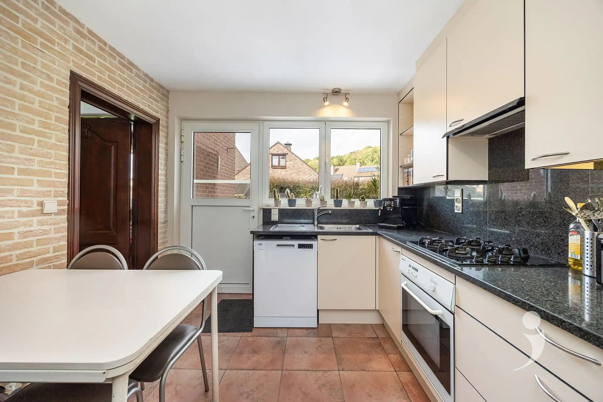 Rustig en uitstekend gelegen woning met 4 slaapkamers foto 14