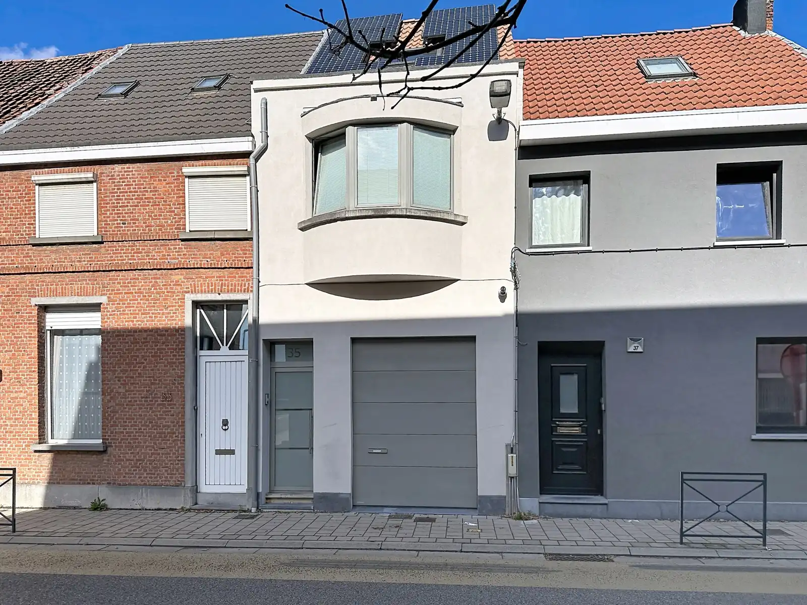 Instapklare, gerenoveerde woning met gezellige koer in hartje Niel! foto 3