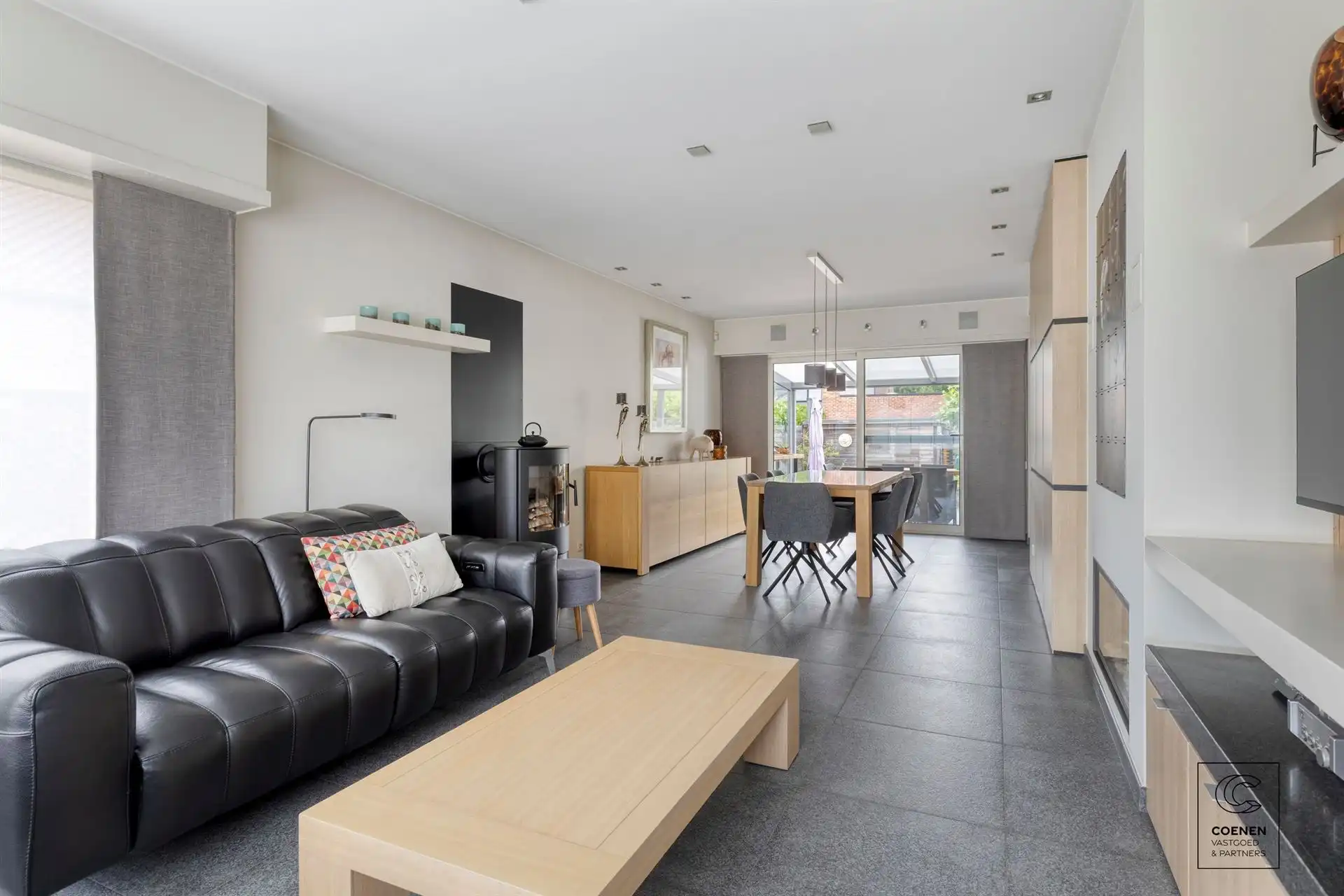 Prachtig instapklare woning met 3 slpk op toplocatie! foto 3