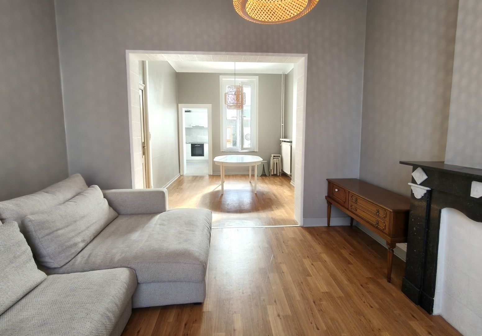 VERNIEUWDE RIJWONING MET STADSTUIN foto 3