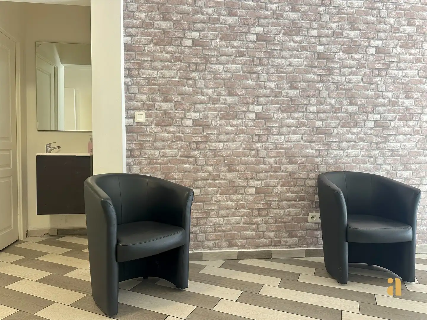 Woning met praktijkruimte of plek voor 2 gezinnen foto 9