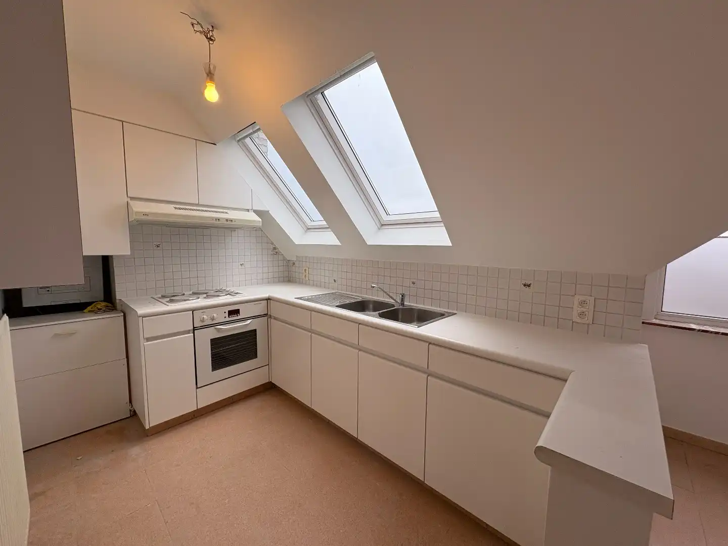 Ruime studio met groot terras en garagebox!  foto 4