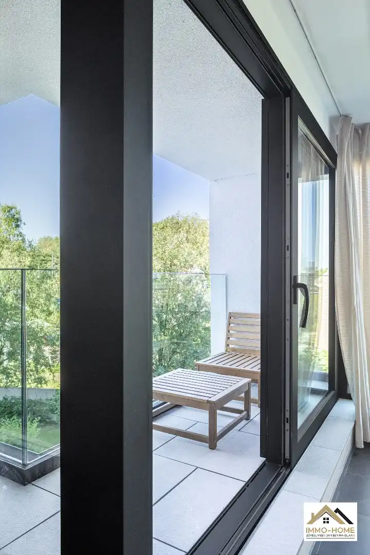 Instapklaar modern appartement met autostaanplaats foto 11