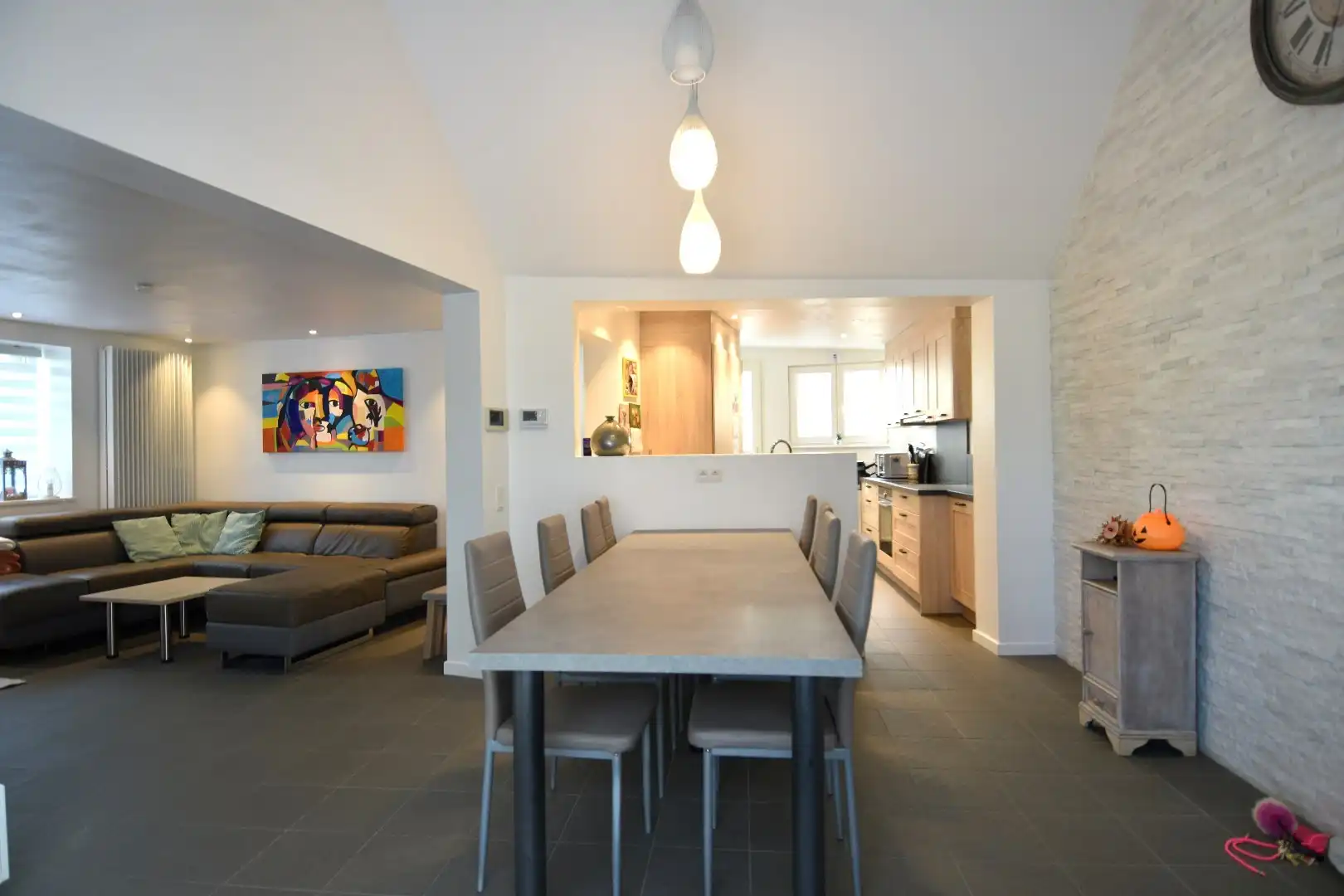 Halfopen bebouwing met 2 slaapkamers, garage en gezellig zonneterras te koop in Bellegem foto 2