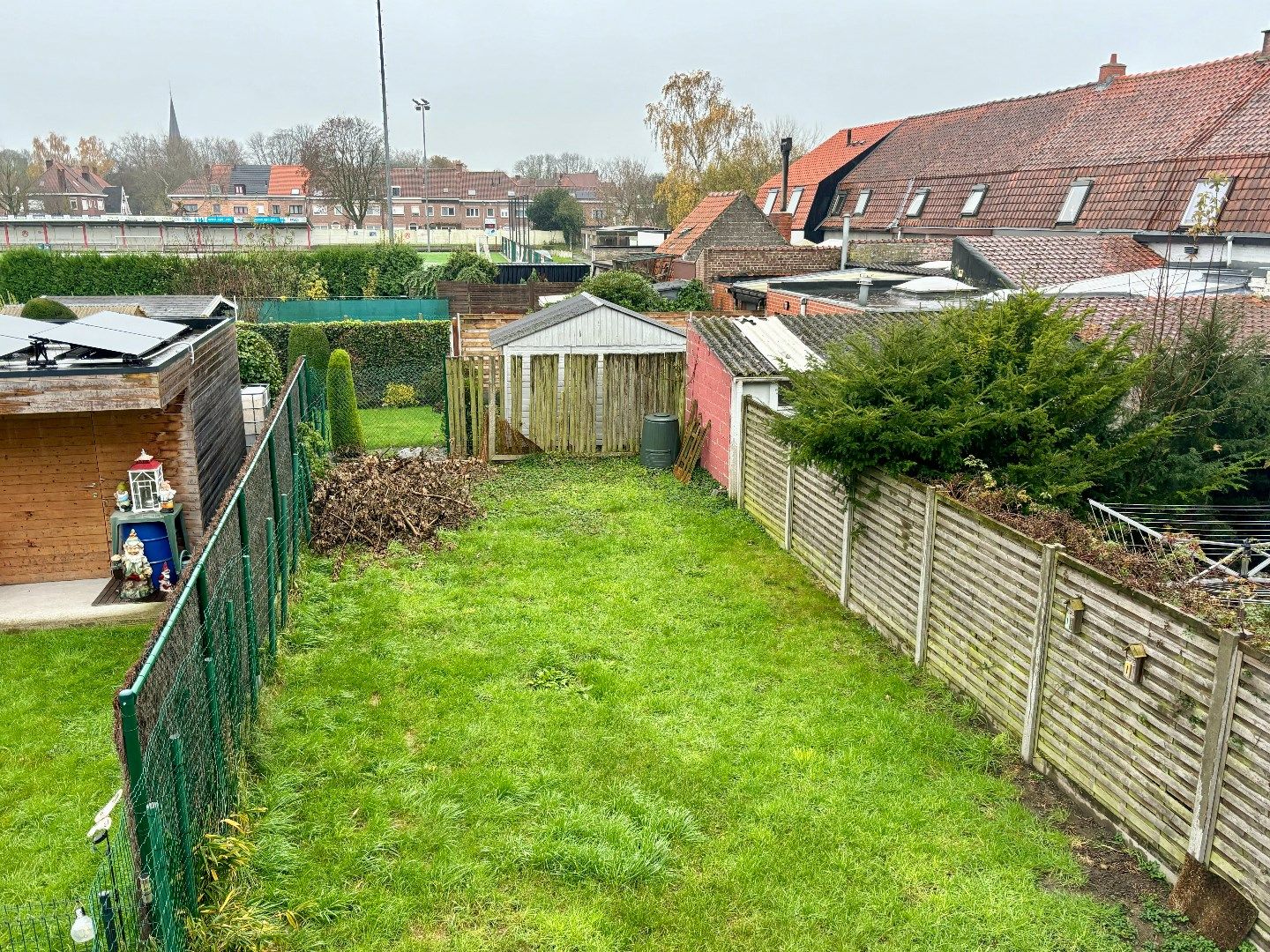 TE RENOVEREN WONING MET 2 RUIME SLPKS, TUIN EN GARAGE MOGELIJK  foto 2