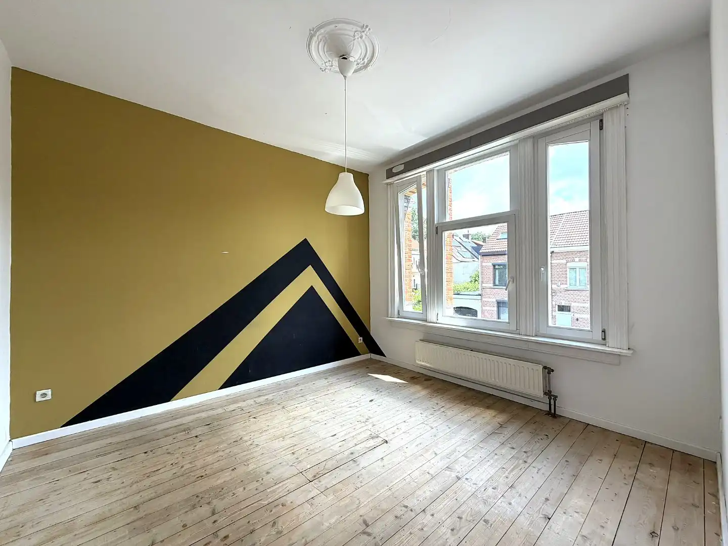 Charmante halfopen woning met Westtuin in een gegeerde woonwijk aan de Basiliek van Edegem! foto 9