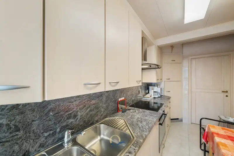 Hoekappartement met open zicht op Marie-Joséplein, Hotel Du Parc en Casino Kursaal foto 10