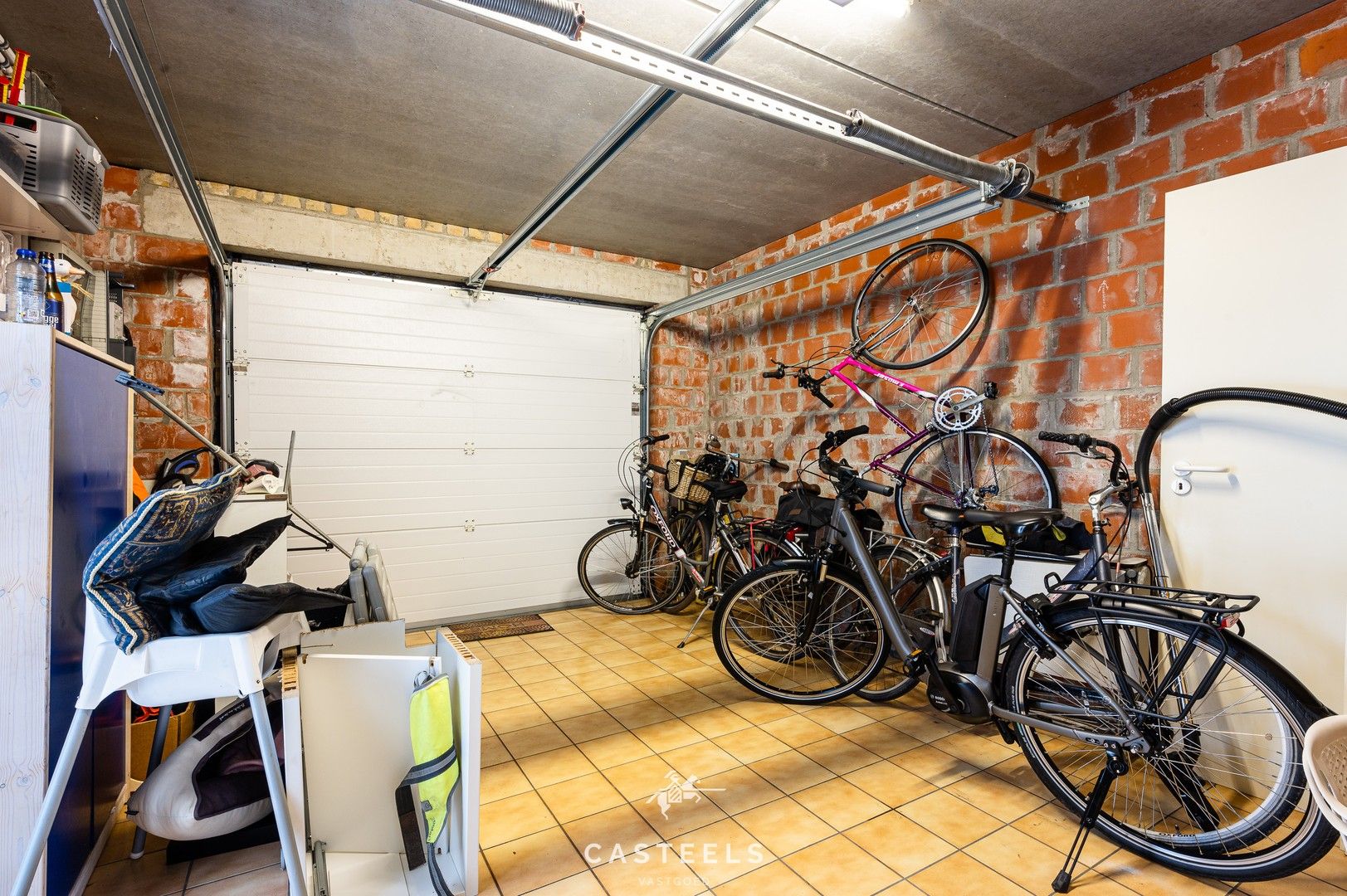 Instapklare woning met tuin, oprit en terras in de Vuurtorenwijk foto 14