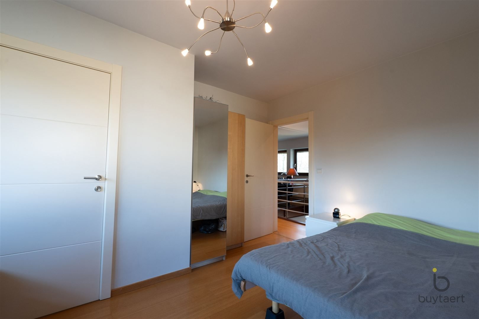 RUIMTE, RUST EN ONTSPANNING: MODERNE VILLA MET ZWEMBAD, SAUNA EN JACUZZI foto 29