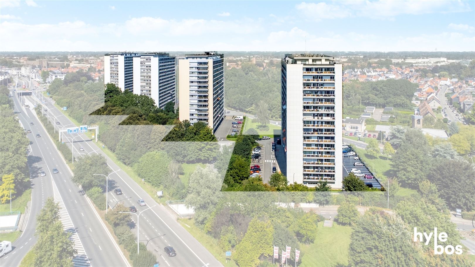 Ruim instapklaar 2 slaapkamer appartement met garage foto {{pictureIndex}}