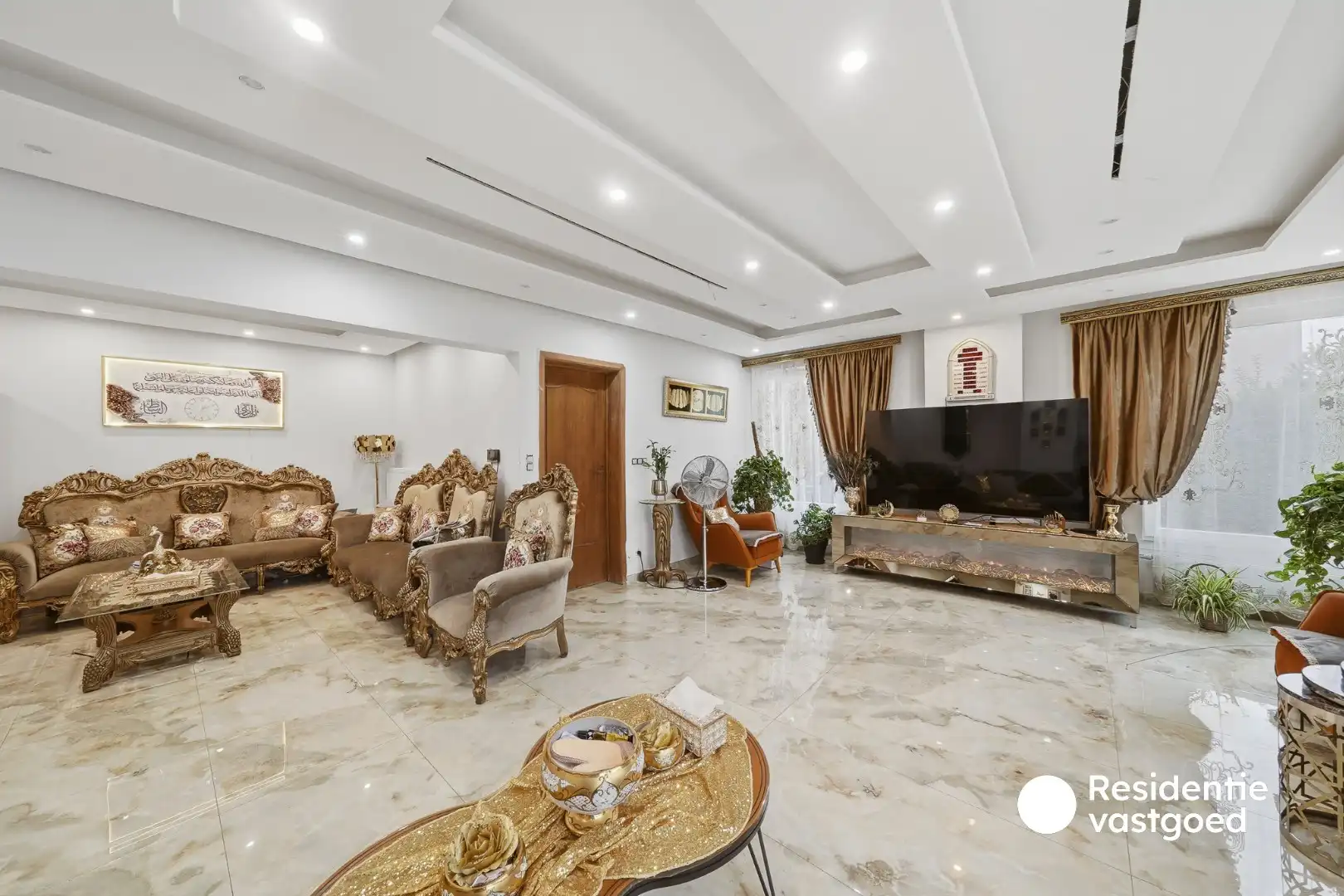 Halfopen woning met tuin en garage te koop foto 7