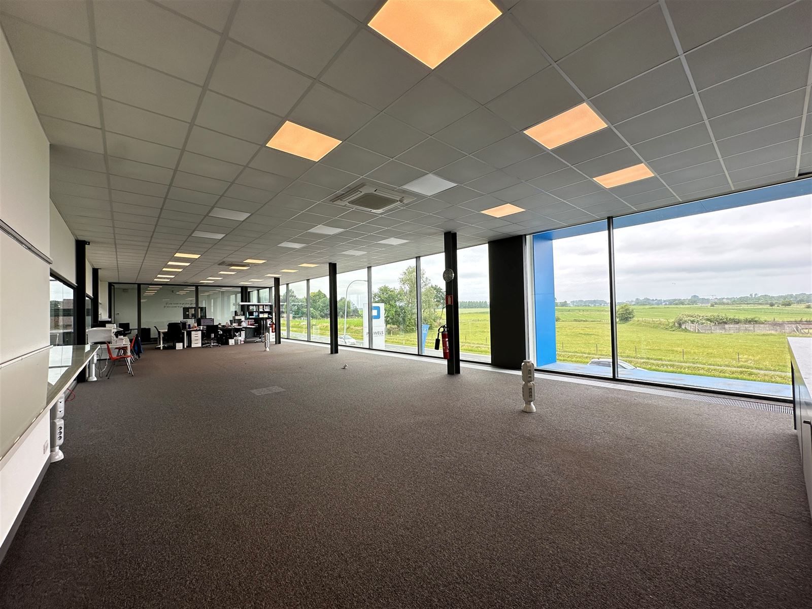 Kantoor/handelspand op toplocatie te Ninove! foto 11