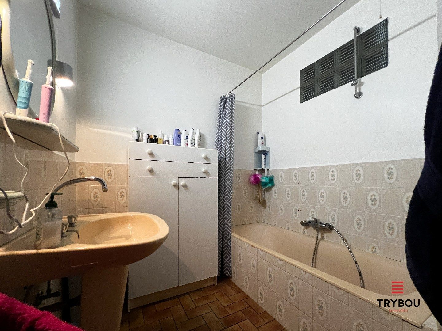 Ruime woning met garage, tuin en drie slaapkamers foto 7