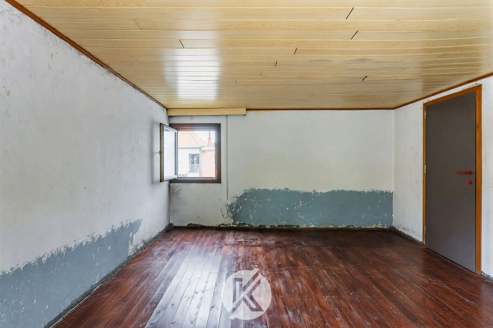 Te renoveren woning op een rustige locatie foto 15