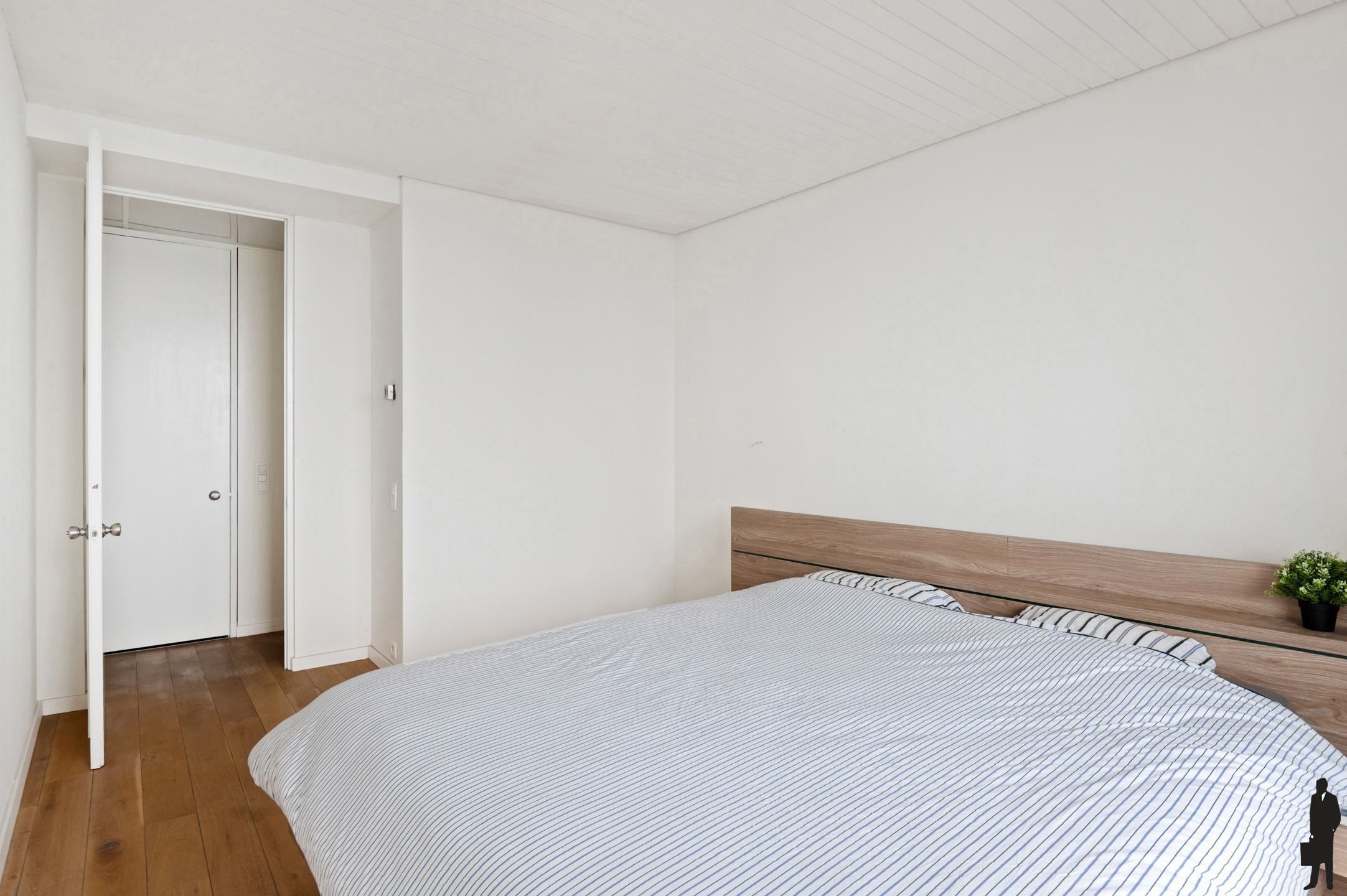 Ruim en licht appartement met twee terrassen foto 15