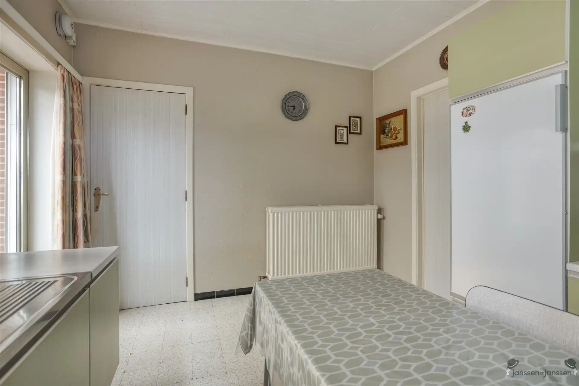 Rustig gelegen woning met prachtig uitzicht foto 8