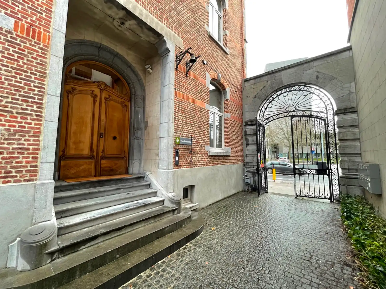 Herenhuis-stijl kantoor te huur nabij Leuven Station foto 2