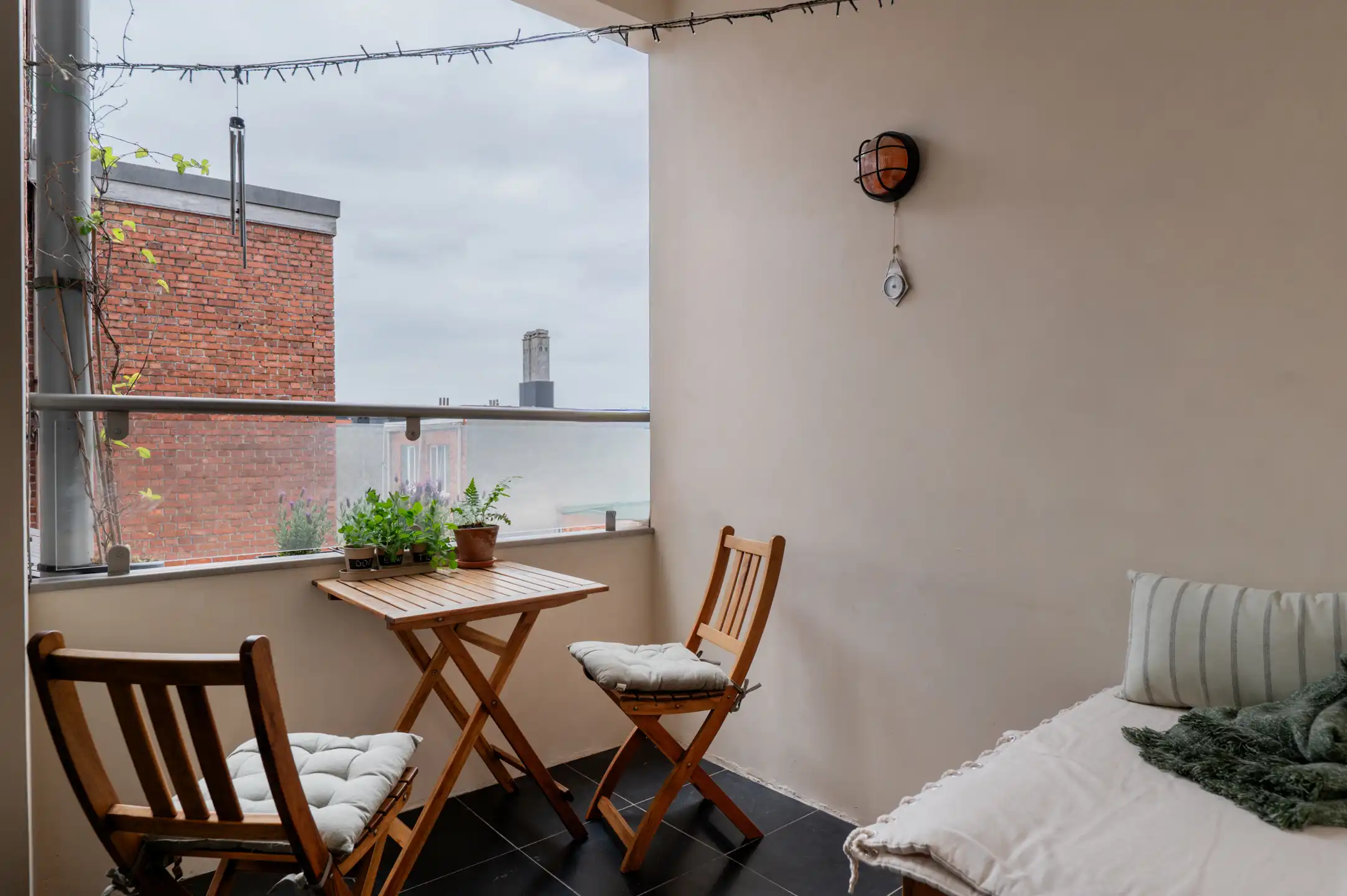Charmant lichtrijk appartement met terras foto 2