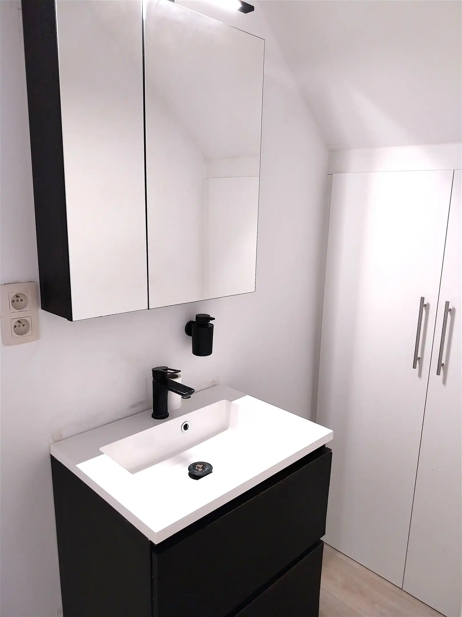 TE HUUR: Gemeubeld appartement met 1 slaapkamer! foto 9