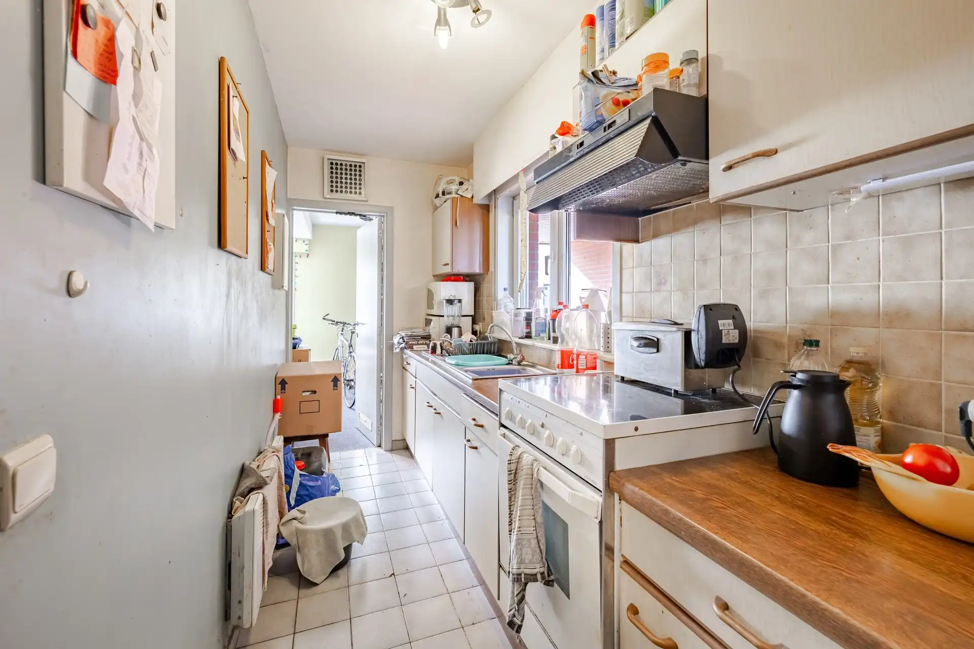 Gelijkvloers appartement met één slaapkamer, grote tuin en garage foto 8