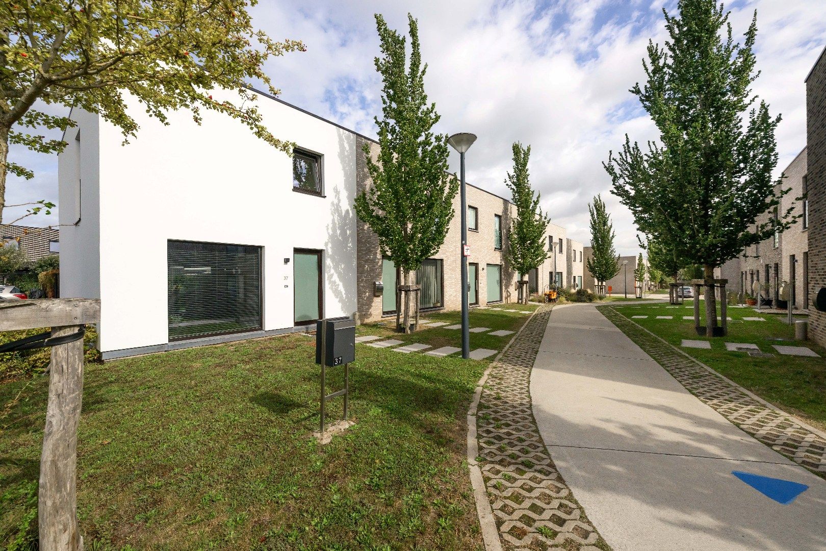 MODERNE BEN-WONING MET 3 SLPKS | TUIN EN PRIVATE STAANPLAATS foto 22