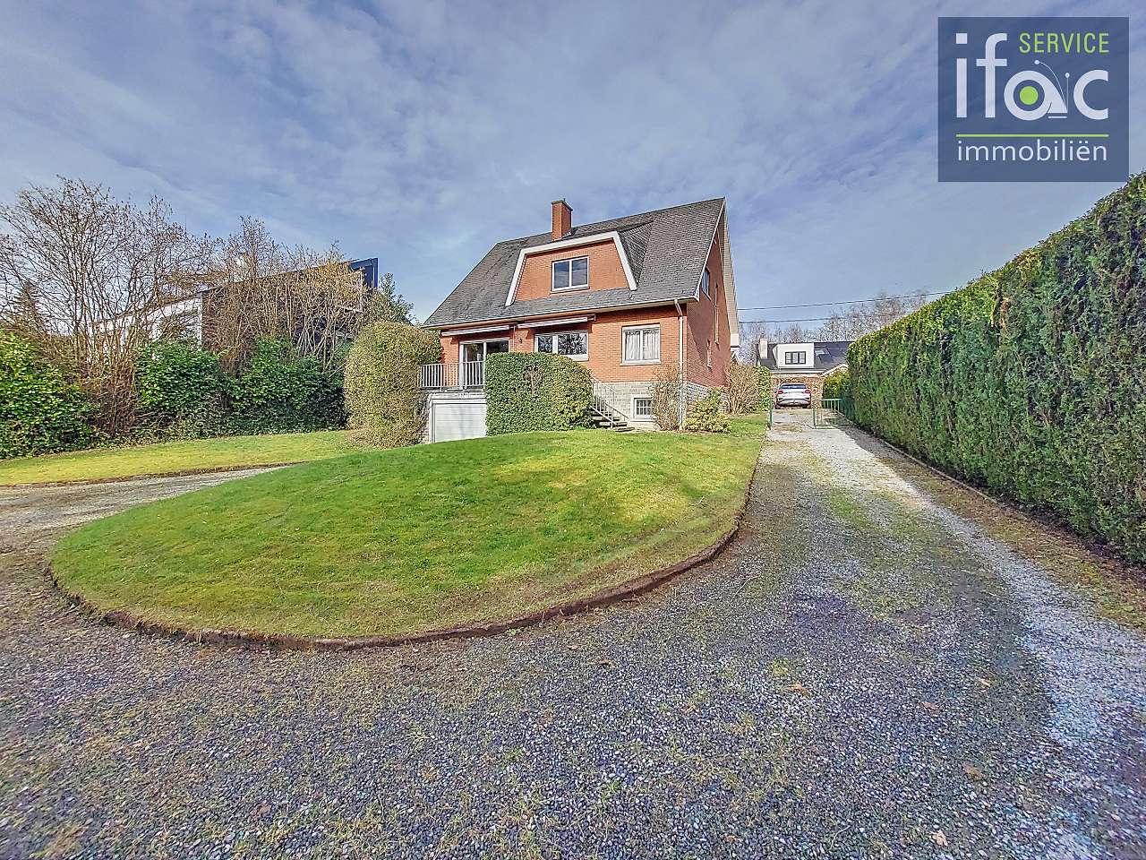 Hoofdfoto van de publicatie: Villa te koop