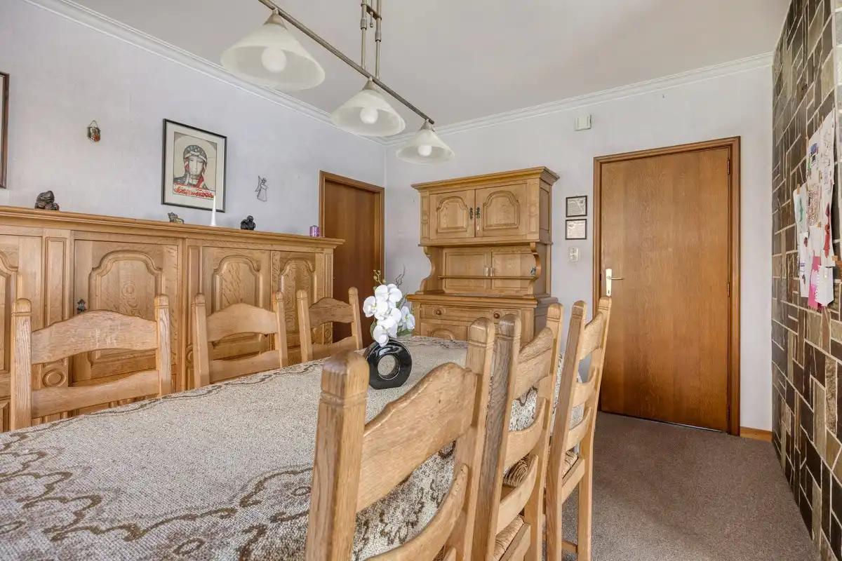 Gelijkvloerswoning met oa 3 slaapkamers in een rustige doodlopende straat. foto 8