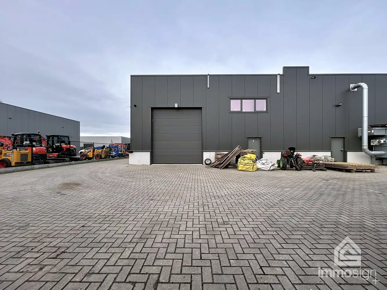 Veelzijdige halfopen bedrijfshal met kantoor en buitenruimte in Pelt! foto 23