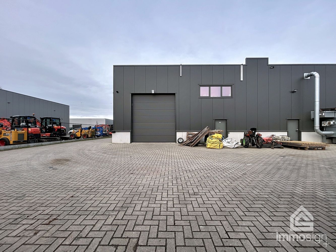 Veelzijdige halfopen bedrijfshal met kantoor en buitenruimte in Pelt! foto 23