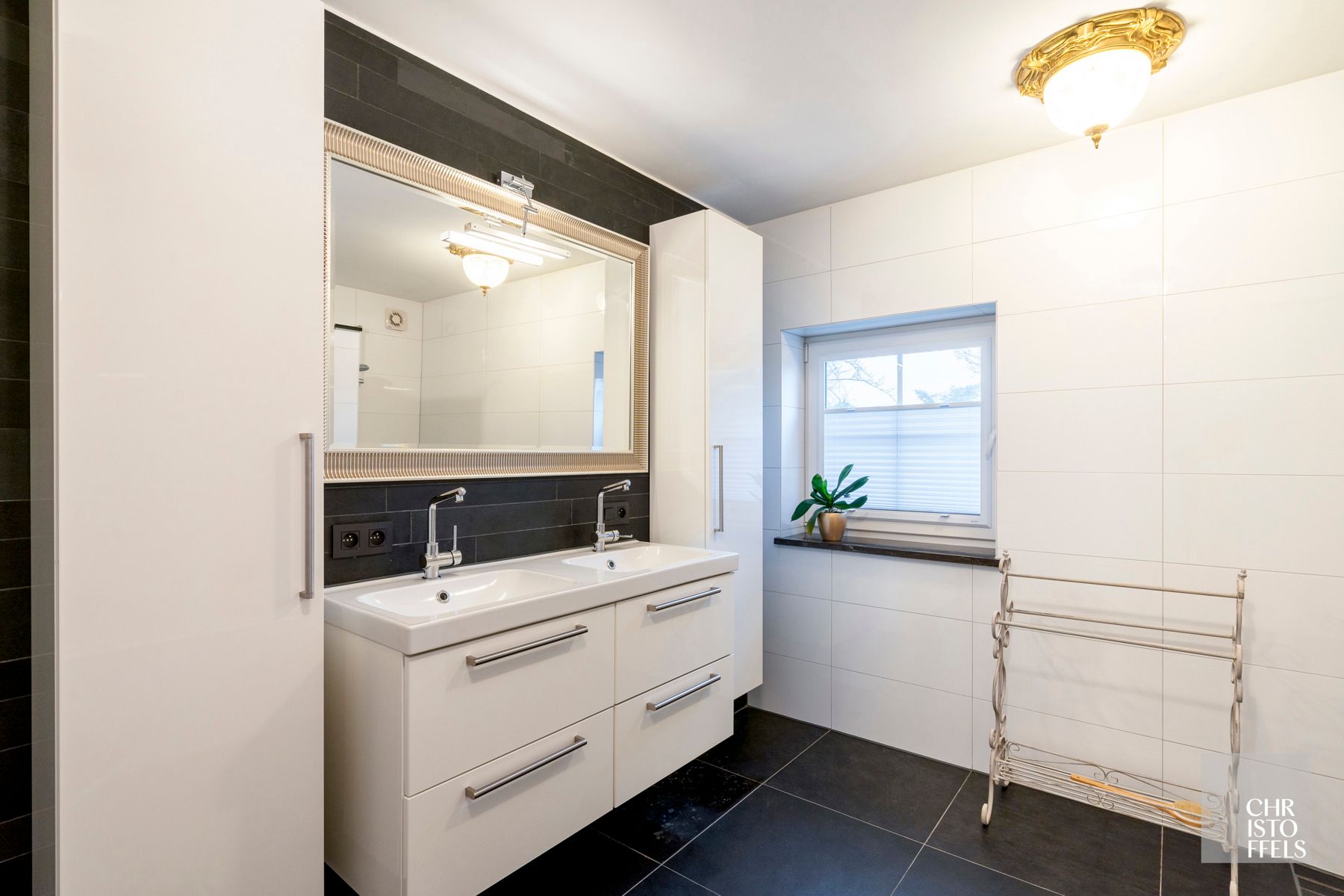 Energiezuinige, instapklare pastorijwoning met 4 slaapkamers in rustige buurt! foto 12