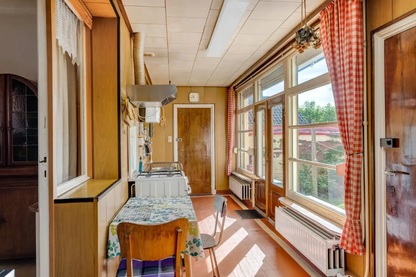Te renoveren, geklasseerde art deco woning met 3 slpk, ruime zolder en Z-tuin foto 14