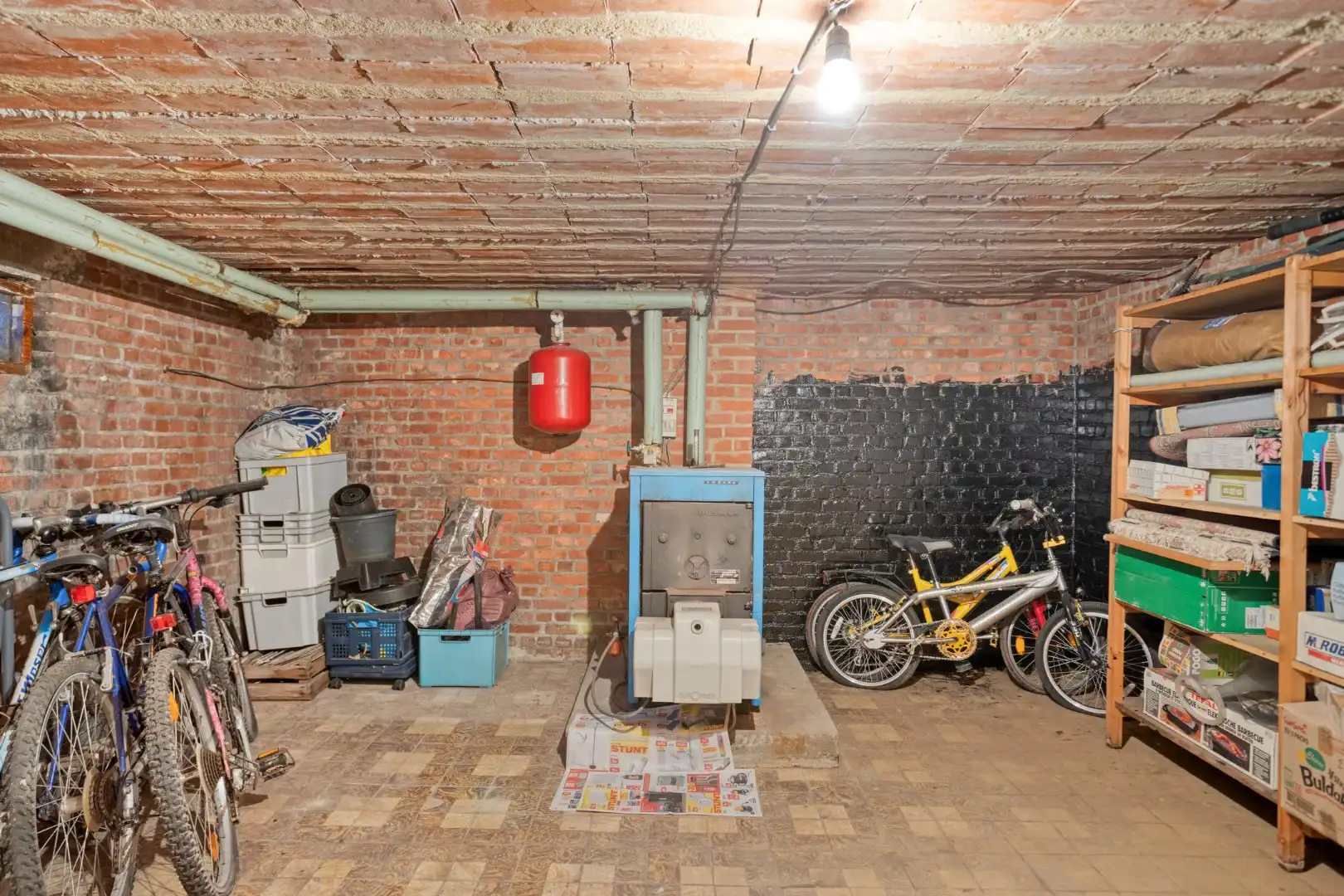 Woning met diepe tuin, garage en vernieuwd geïsoleerd dak, centrum Borgloon foto 24