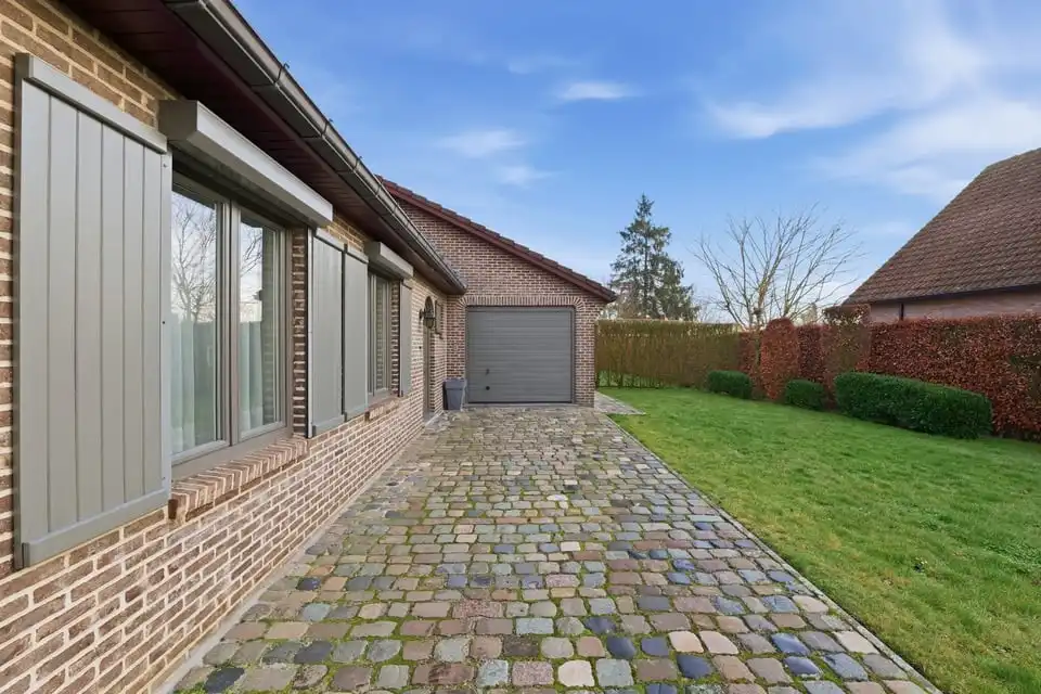 CHARMANTE, OPEN BEBOUWING OP EEN KNAP PERCEEL IN ZOUTLEEUW foto 4