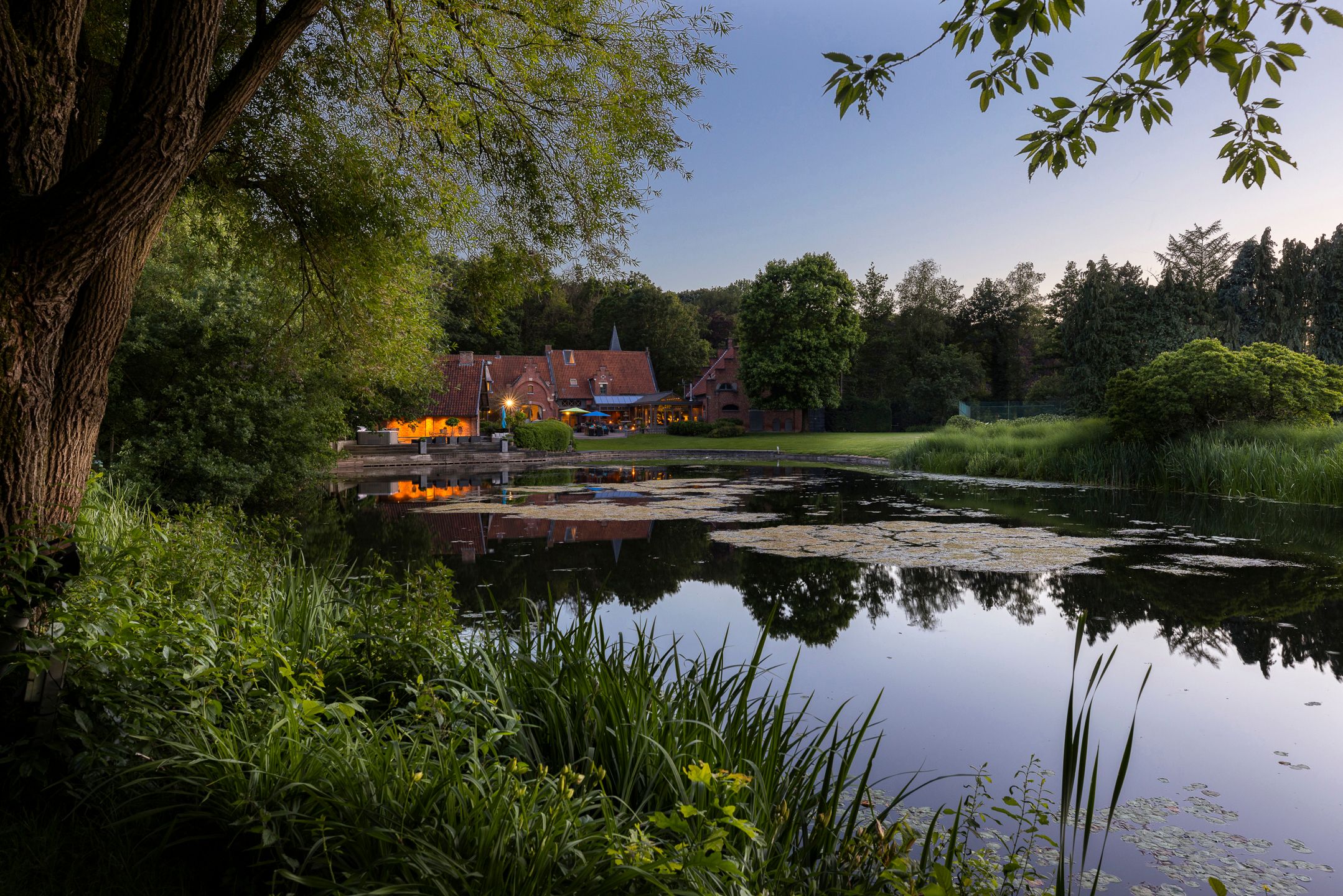 Kasteelhoeve op een landdomein van ca 6ha. foto 10