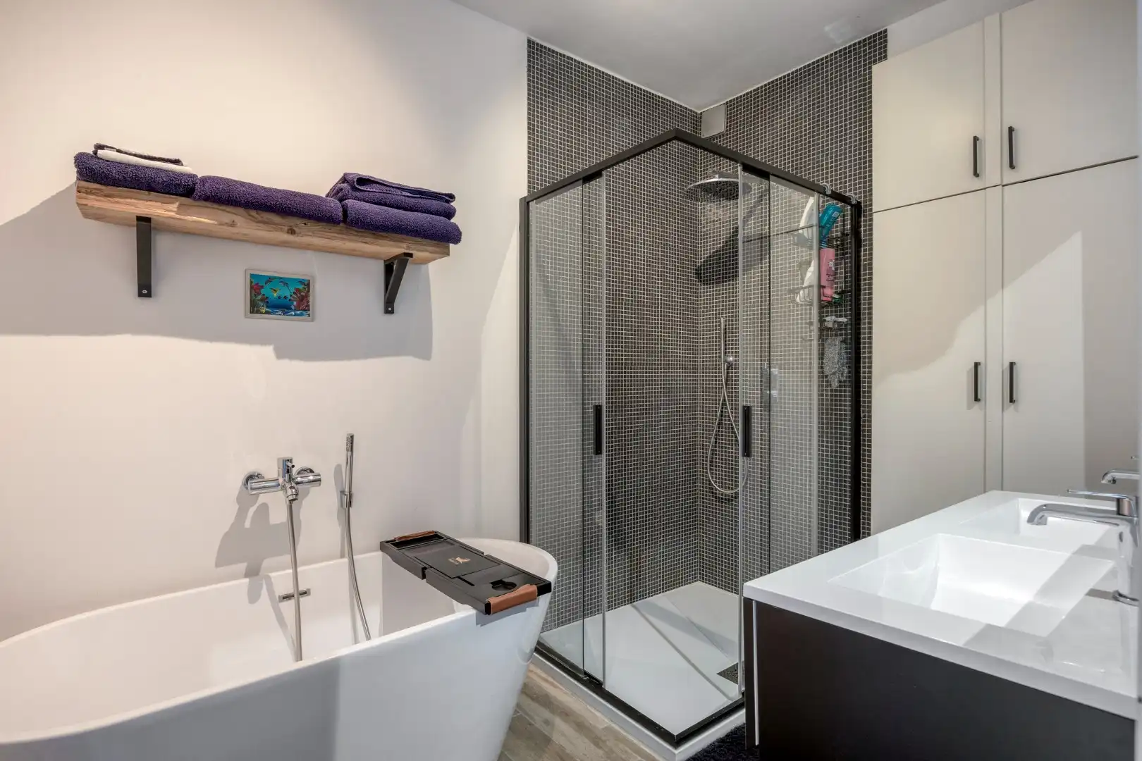 Hedendaags 2 slpk appartement met garage foto 11