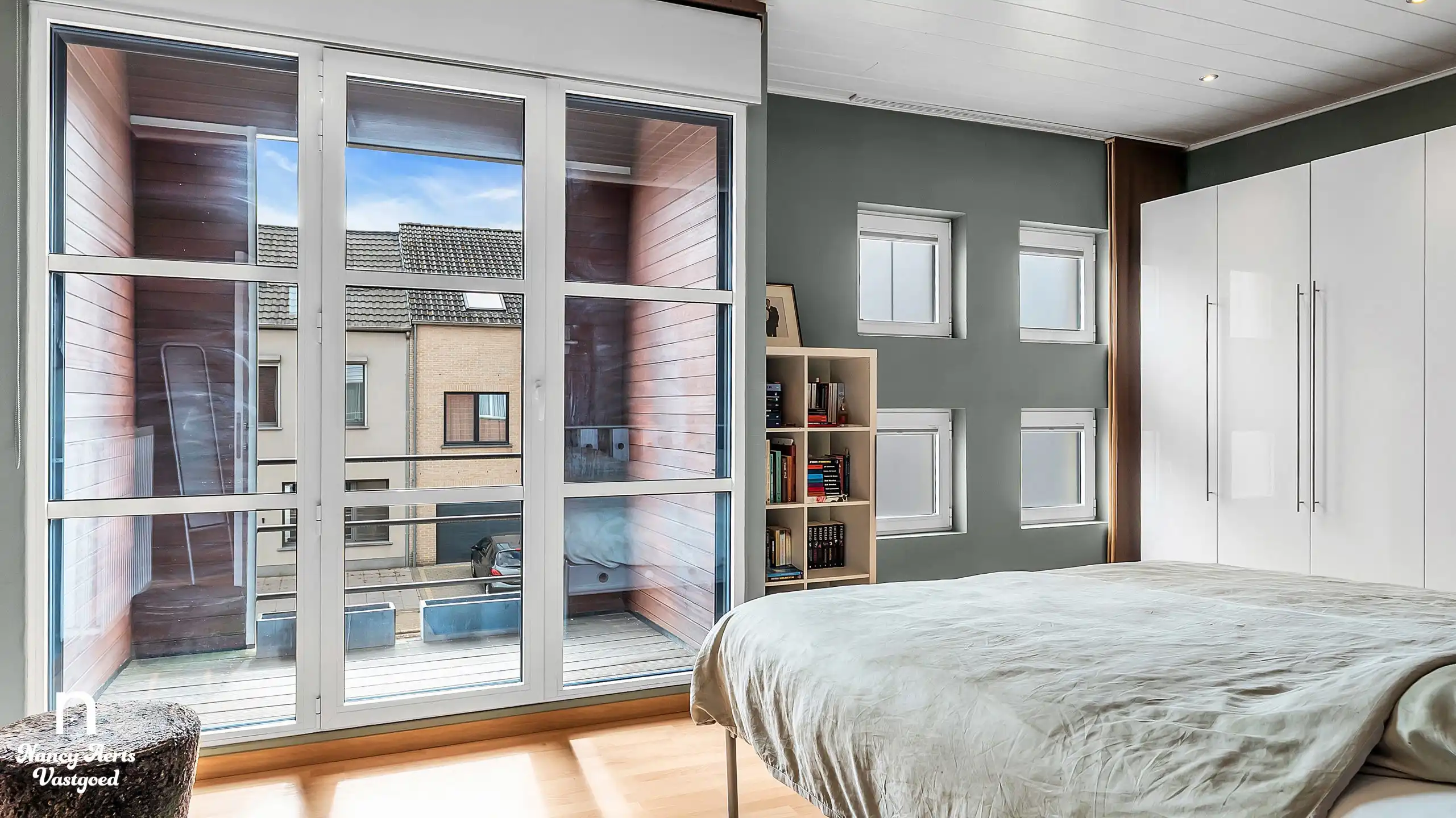Verrassend ruime woning met praktijkruimte en gezellige tuin foto 14
